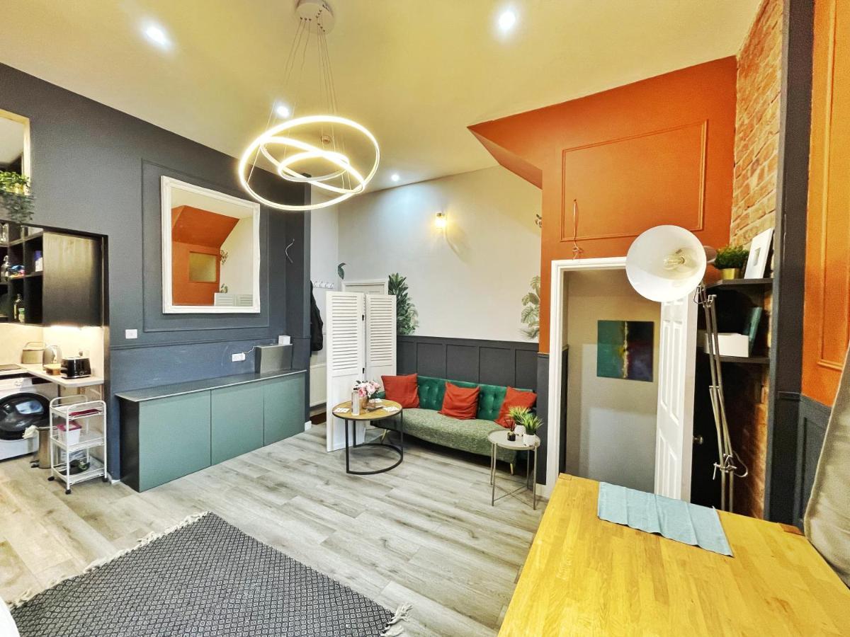 Adeamstays Provides Beautiful Centrally Located 1 And 2 Bed Apartments On Liverpools Boulevard Exterior photo
